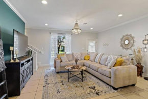 Lovely 2-bd condo close to campus, free parking